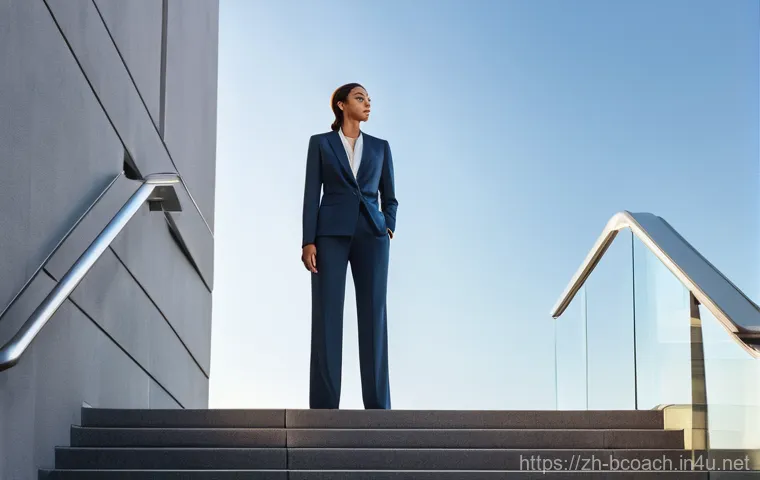 비즈니스 코칭 네트워킹 팁 - A group of diverse professionals, men and women of various ethnicities, ranging from late 20s to ear...